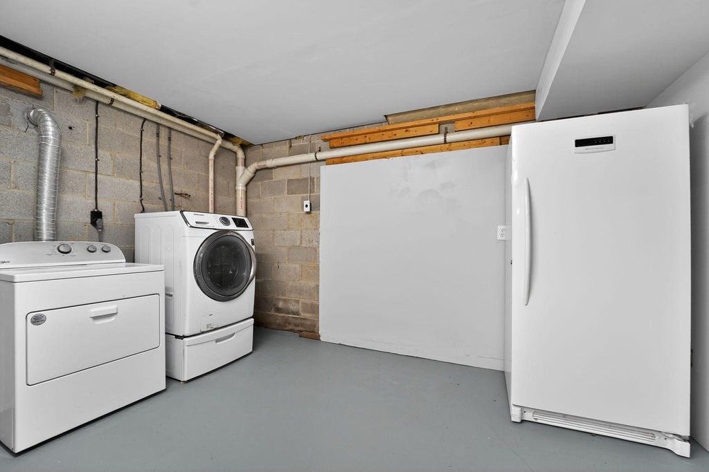 Image 41 of property listing at 1303 SHAWNEE CT, Millersville, MD 21108