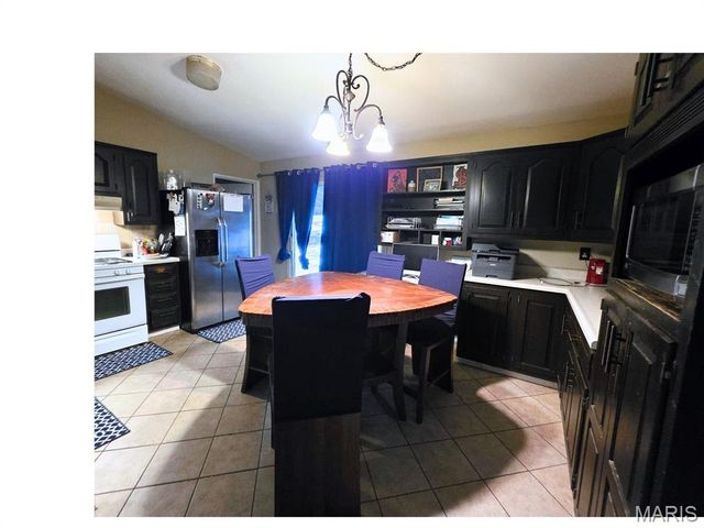 1155 Saint Anthony Lane, Florissant, MO 63033