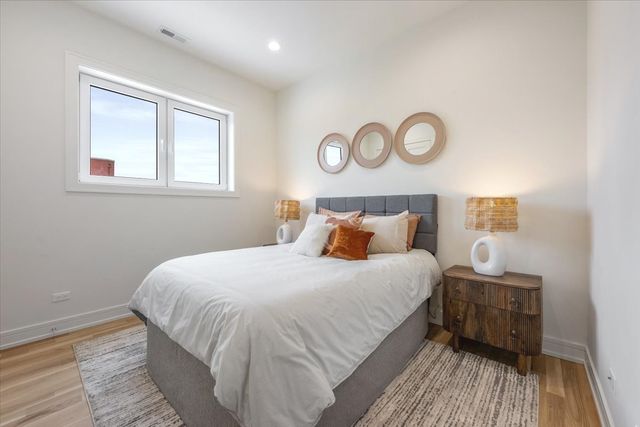 2129 N Damen Avenue 2S, Chicago, IL 60647