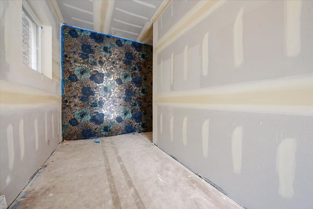 2129 N Damen Avenue 2S, Chicago, IL 60647