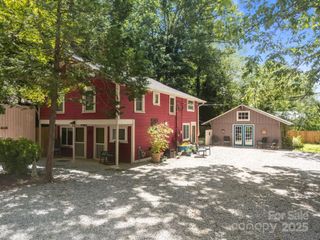 313 Chadwick Avenue, Hendersonville, NC 28792