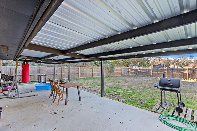 18 Eden Rock, Hilltop Lakes, TX 77871