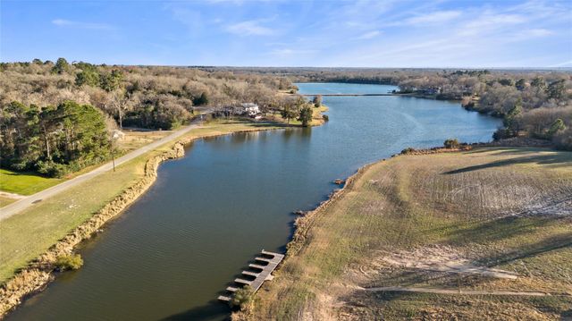 18 Eden Rock, Hilltop Lakes, TX 77871