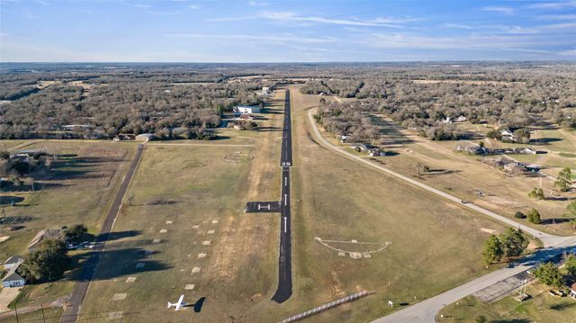 18 Eden Rock, Hilltop Lakes, TX 77871