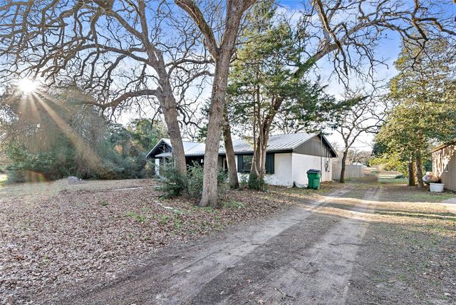 18 Eden Rock, Hilltop Lakes, TX 77871