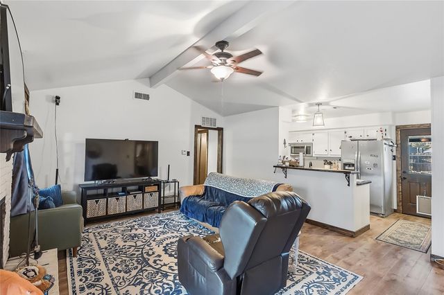 18 Eden Rock, Hilltop Lakes, TX 77871