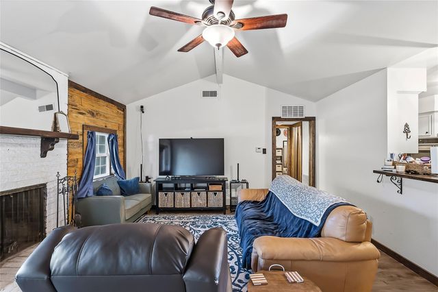 18 Eden Rock, Hilltop Lakes, TX 77871