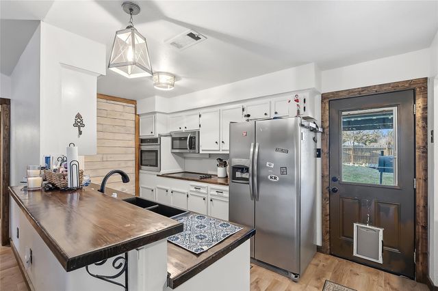 18 Eden Rock, Hilltop Lakes, TX 77871