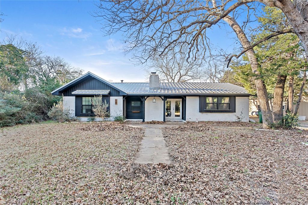 18 Eden Rock, Hilltop Lakes, TX 77871