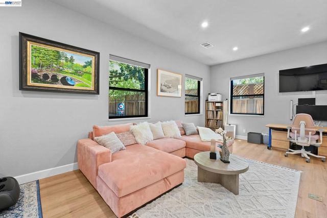 2633 Regent Rd, Livermore, CA 94550