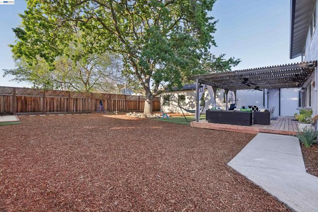 2633 Regent Rd, Livermore, CA 94550
