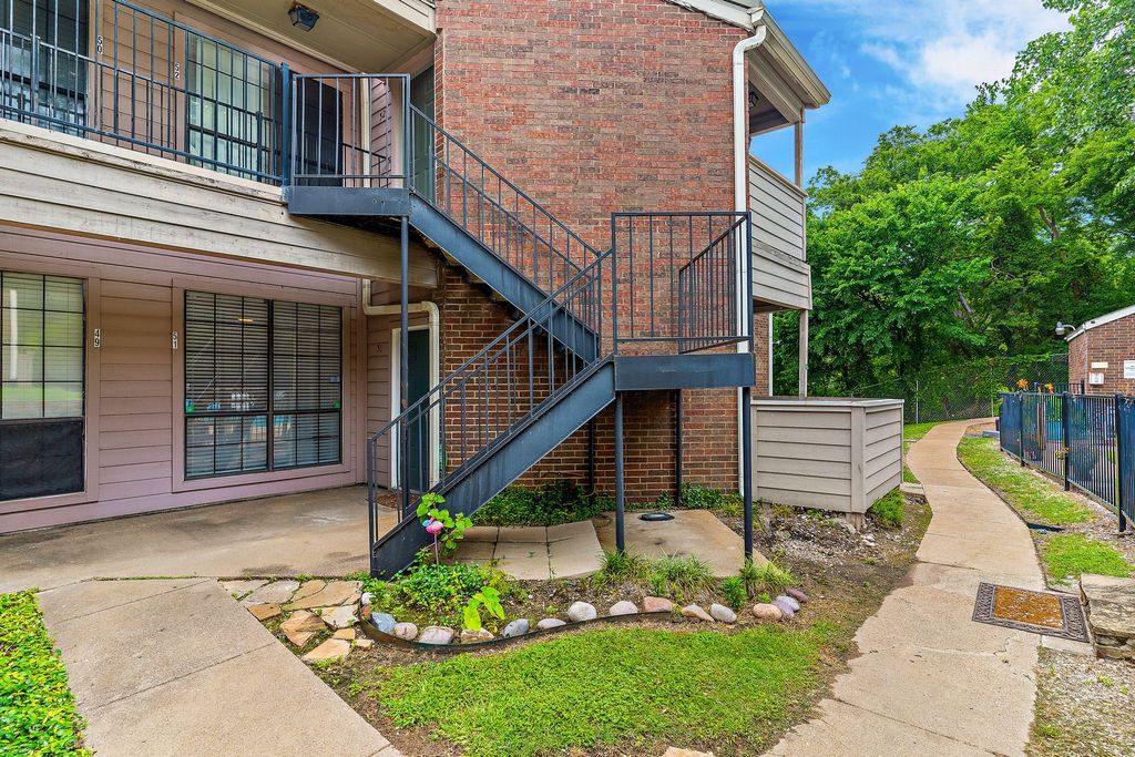 8545 Midpark Road 51, Dallas, TX 75240