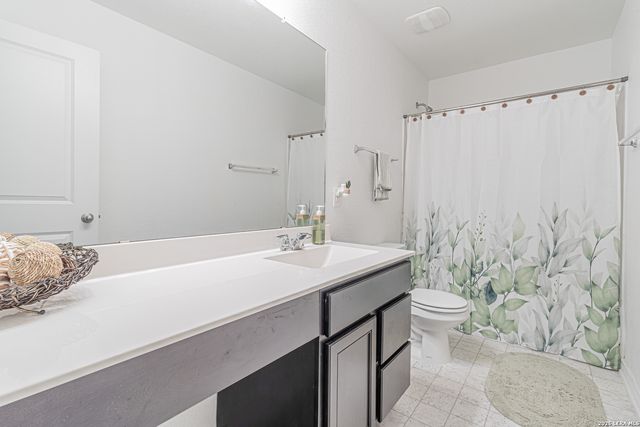 1518 OVERLOOK CV, San Antonio, TX 78245