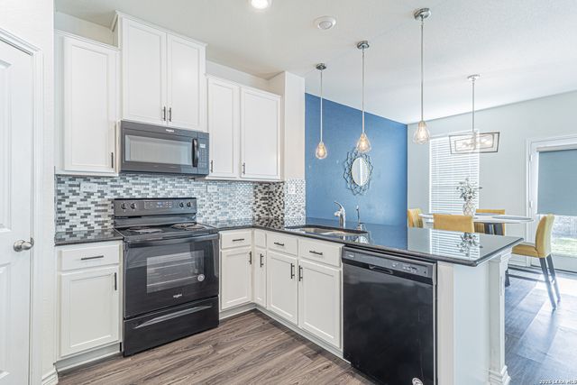 1518 OVERLOOK CV, San Antonio, TX 78245