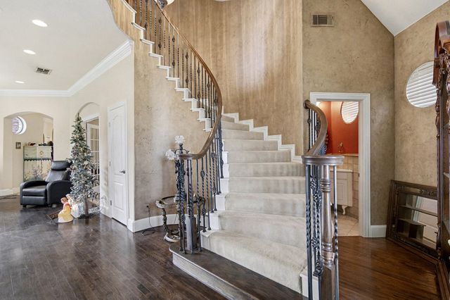 3808 Park Flower Court, Arlington, TX 76017