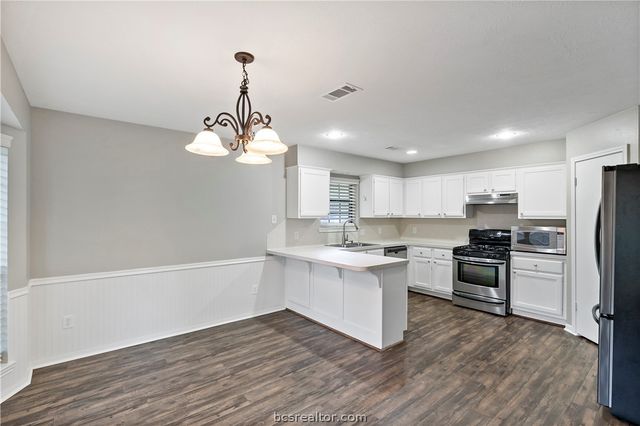 1412 Richland Court S, College Station, TX 77845