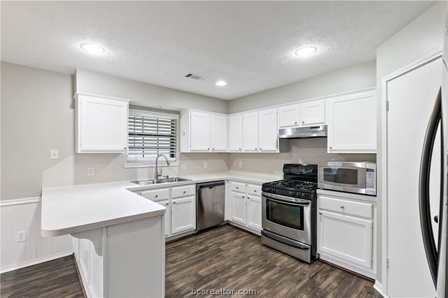 1412 Richland Court S, College Station, TX 77845