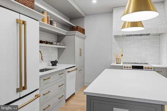8623 GERMANTOWN UNIT 203 AVE, Philadelphia, PA 19118