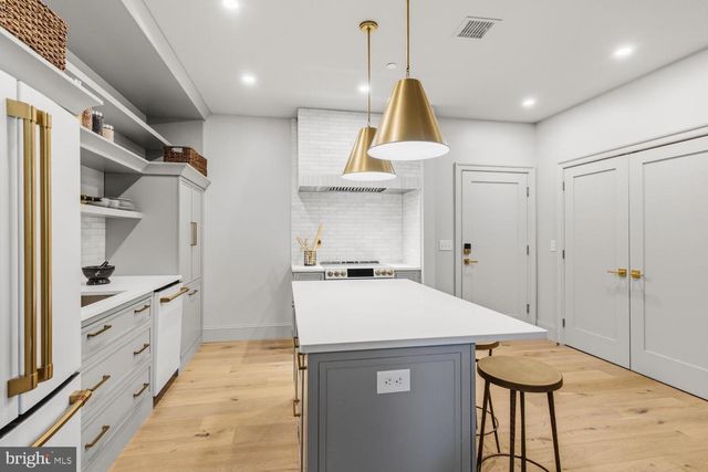 8623 GERMANTOWN UNIT 203 AVE, Philadelphia, PA 19118