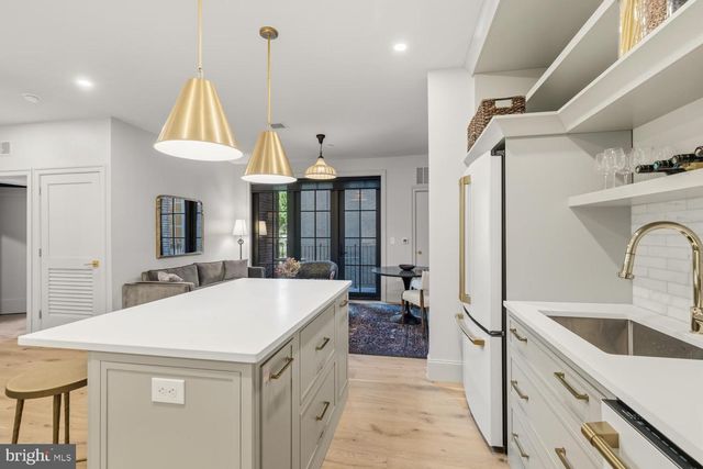 8623 GERMANTOWN UNIT 203 AVE, Philadelphia, PA 19118