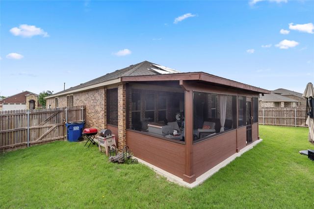 2615 Sunburst Drive, Glenn Heights, TX 75154