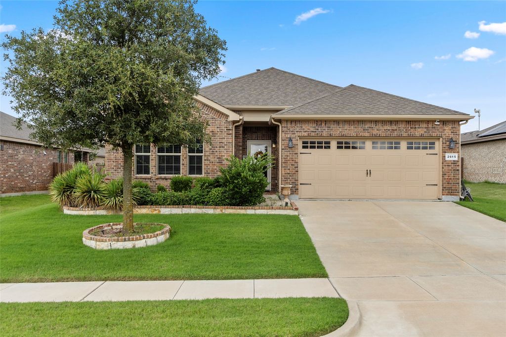2615 Sunburst Drive, Glenn Heights, TX 75154