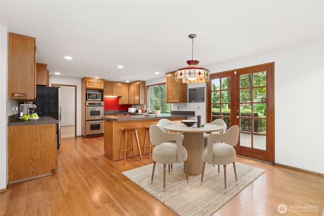 2833 140th Avenue NE, Bellevue, WA 98005
