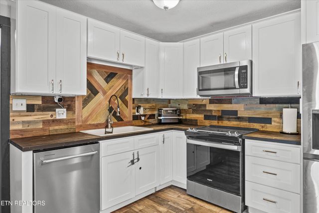 5209 Bittersweet Rd, Knoxville, TN 37918