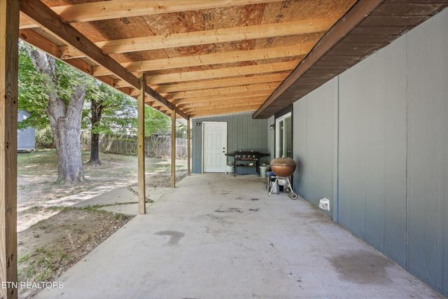 5209 Bittersweet Rd, Knoxville, TN 37918