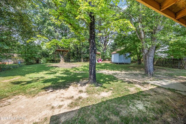 5209 Bittersweet Rd, Knoxville, TN 37918