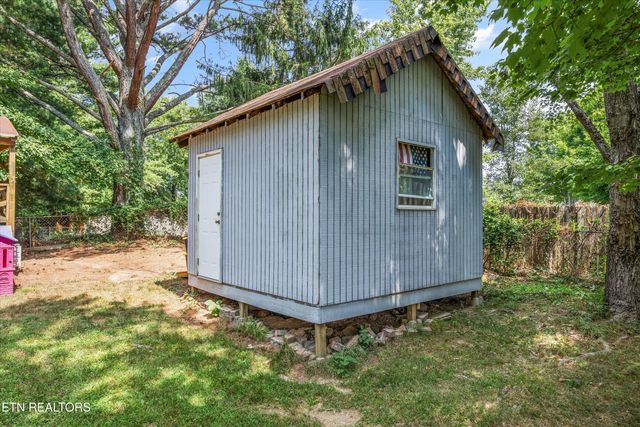 5209 Bittersweet Rd, Knoxville, TN 37918