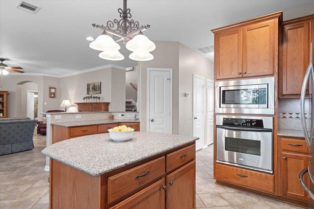 2809 Moving Water LN, Pflugerville, TX 78660
