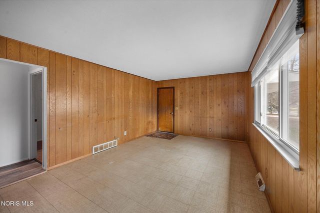 6946 Kinsman Drive, Sylvania, OH 43560