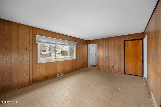 6946 Kinsman Drive, Sylvania, OH 43560