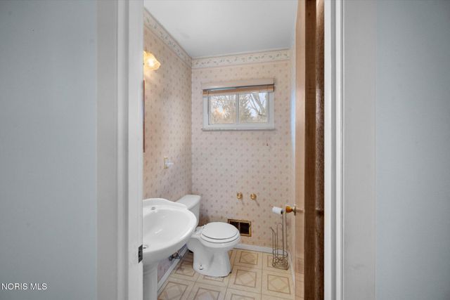 6946 Kinsman Drive, Sylvania, OH 43560