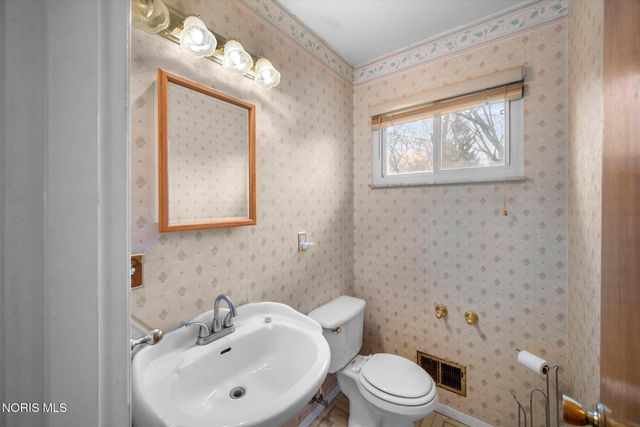 6946 Kinsman Drive, Sylvania, OH 43560