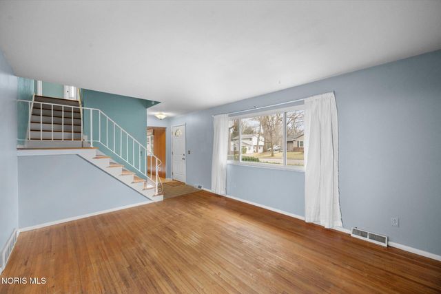 6946 Kinsman Drive, Sylvania, OH 43560