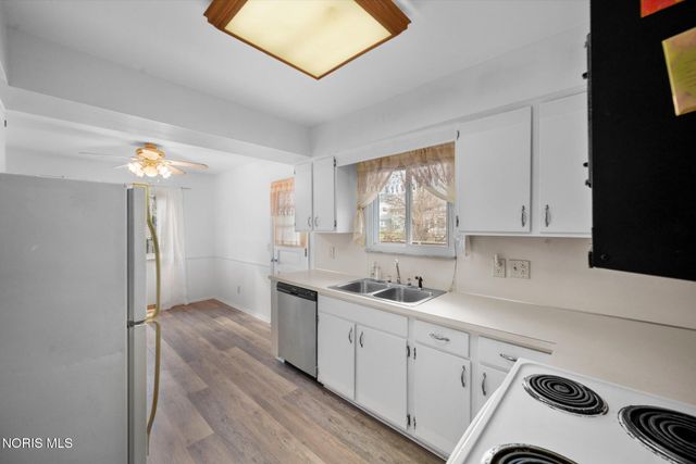 6946 Kinsman Drive, Sylvania, OH 43560