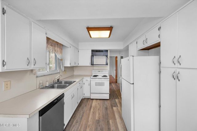 6946 Kinsman Drive, Sylvania, OH 43560