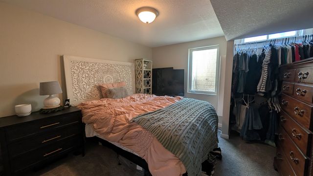 626 N Friend St, Belle Plaine, KS 67013