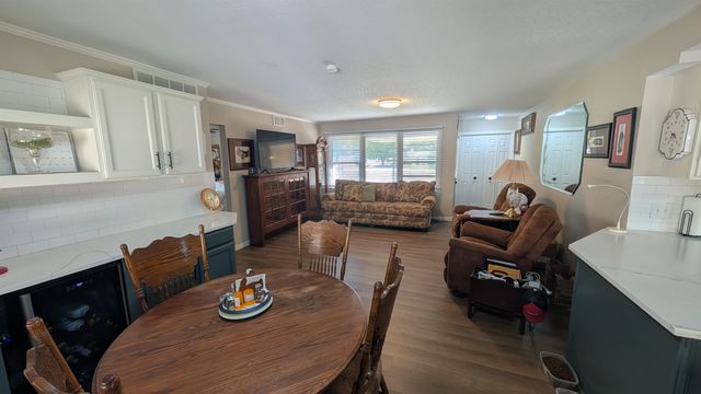 626 N Friend St, Belle Plaine, KS 67013