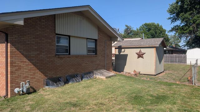626 N Friend St, Belle Plaine, KS 67013