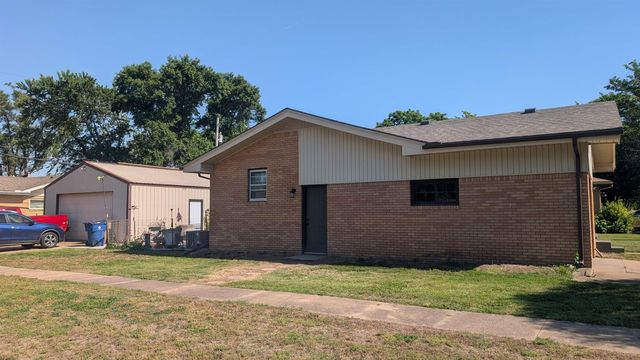626 N Friend St, Belle Plaine, KS 67013