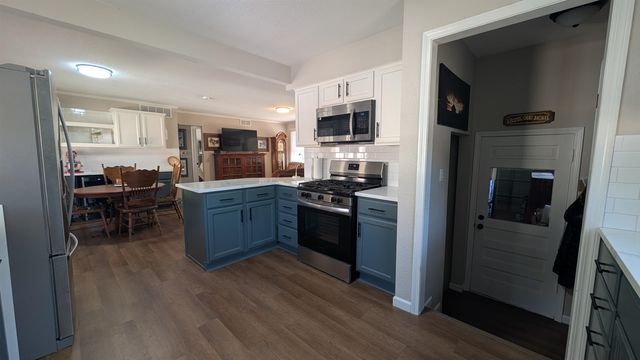 626 N Friend St, Belle Plaine, KS 67013