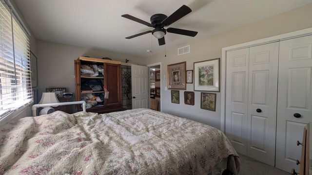 626 N Friend St, Belle Plaine, KS 67013