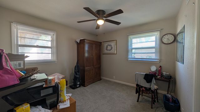 626 N Friend St, Belle Plaine, KS 67013
