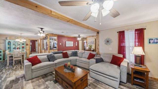 14802 N 3rd Street, Scurry, TX 75158