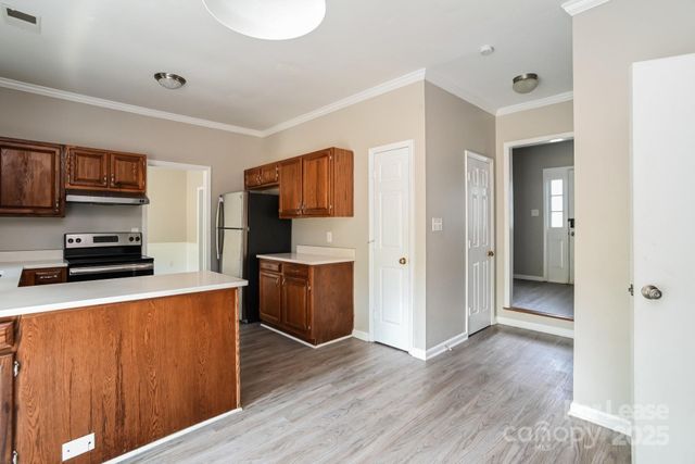 8102 Hunley Ridge Road, Matthews, NC 28104