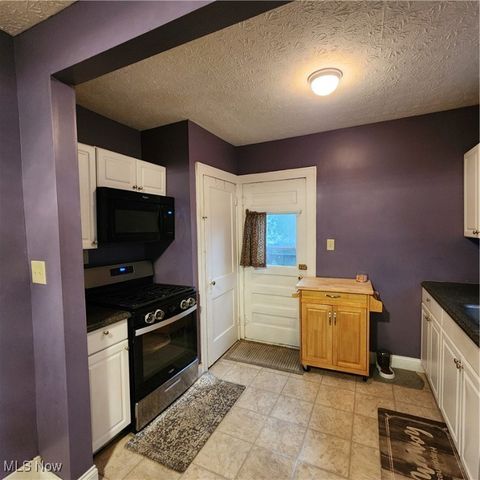 2500 9th Court, Cuyahoga Falls, OH 44221