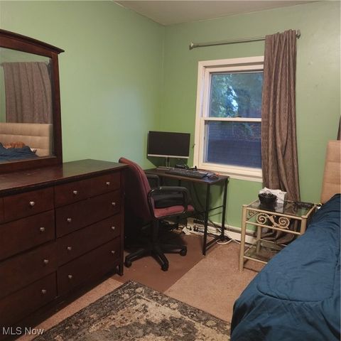 2500 9th Court, Cuyahoga Falls, OH 44221